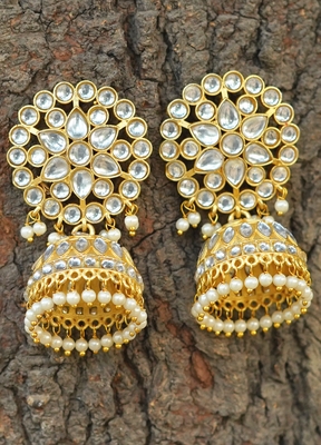 Gold pearl earrings 5