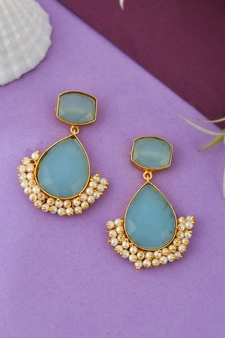 Gold earrings