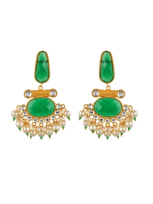 Gold earrings 4