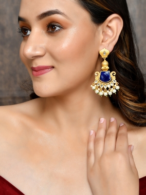 Gold earrings 2