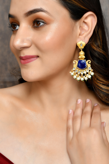 Gold earrings