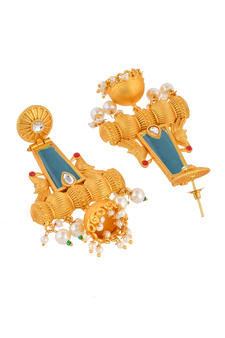 Gold earrings