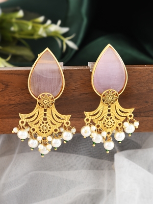 Gold earrings 1