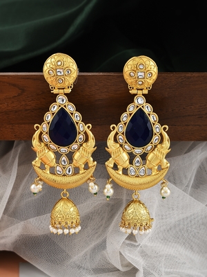 Gold earrings 1