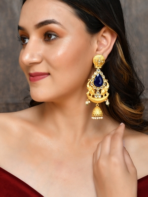 Gold earrings 2