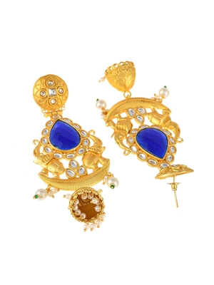 Gold earrings 3