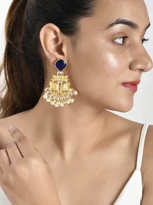 Gold earrings 2