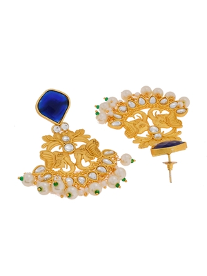 Gold earrings 4