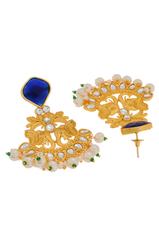 Gold earrings