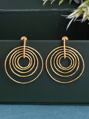 Gold earrings 1