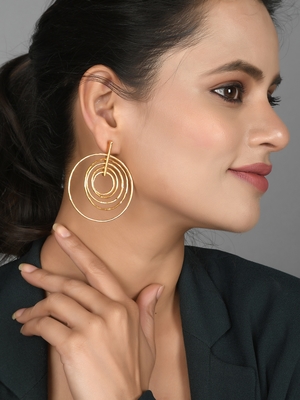 Gold earrings 2