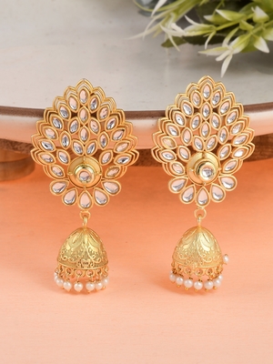 Gold earrings 1