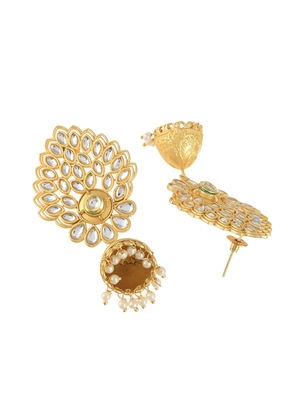Gold earrings 4