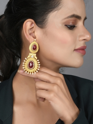 Gold earrings 2