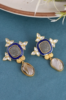 Gold earrings