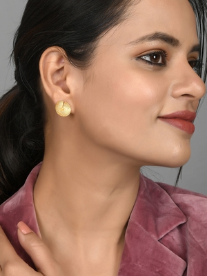Gold earrings 2