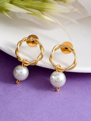 Gold earrings 1