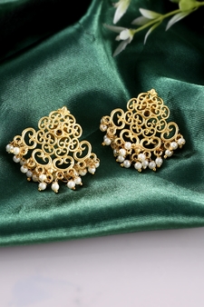 Gold earrings