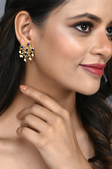 Gold earrings