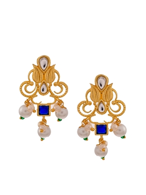Gold earrings 4