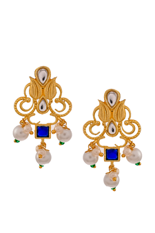 Gold earrings