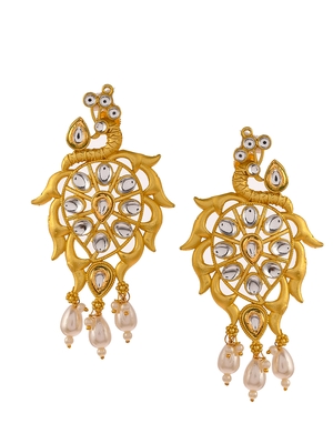 Gold earrings 3