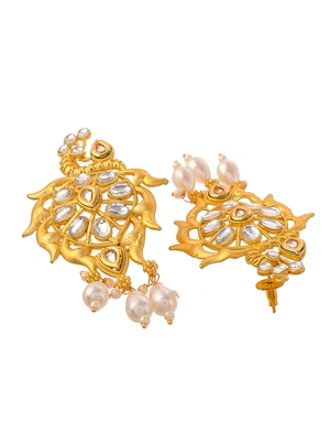 Gold earrings 4