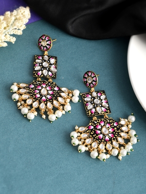 Gold earrings 1