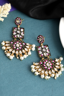 Gold earrings