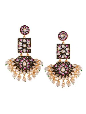Gold earrings 3