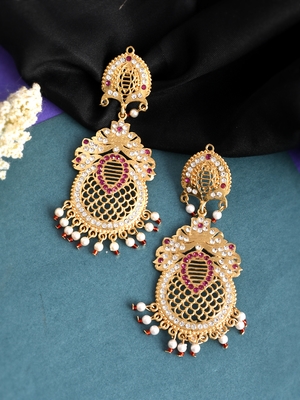 Red earrings 1