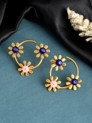 Gold earrings 1
