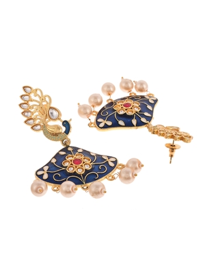 Gold earrings 4