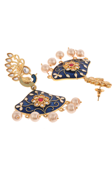 Gold earrings