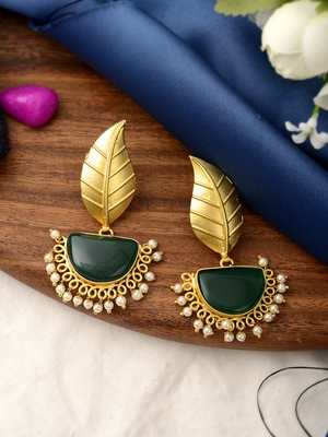 Gold earrings 1