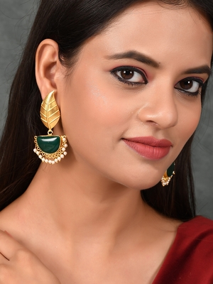 Gold earrings 2