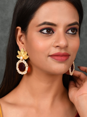 Gold earrings 2