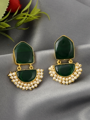 Green earrings 1