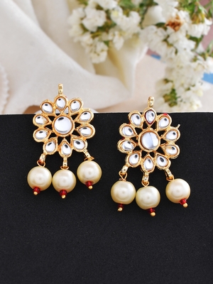 Gold earrings 1