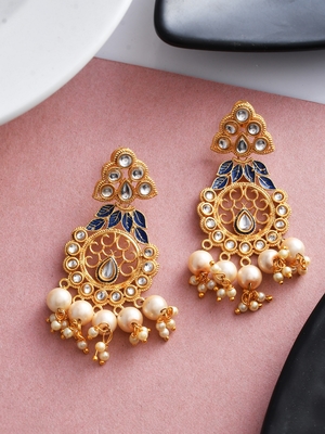 Gold earrings 1