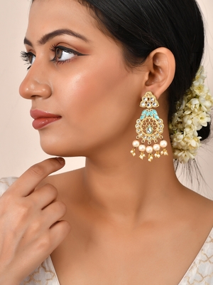 Gold earrings 2