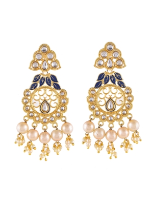 Gold earrings 3