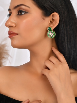 Gold earrings 2