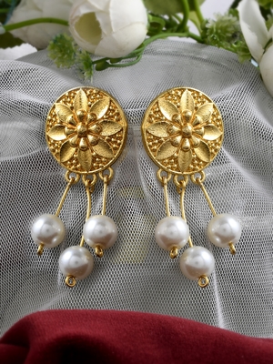 Gold earrings 1