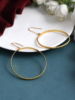 Gold earrings 1