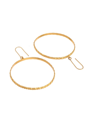 Gold earrings 4