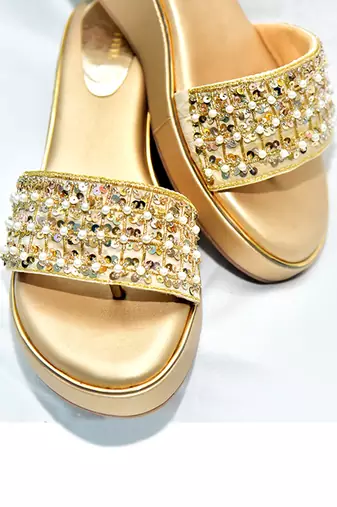 Amorr Gold Heels
