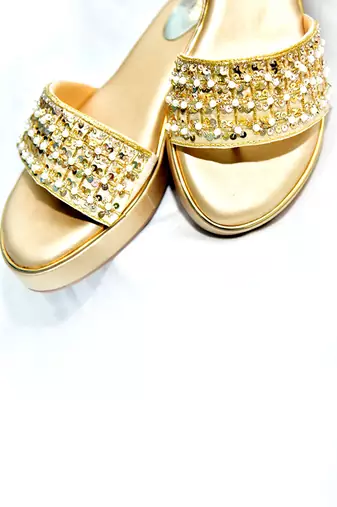 Amorr Gold Heels