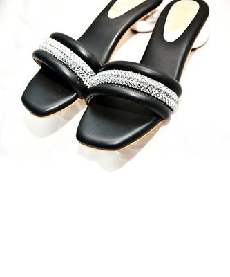 Corizonn Black Heels 4