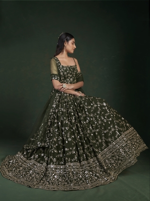 Green embroidered georgette semi stitched lehenga 2